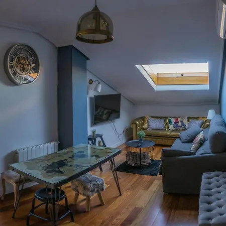 La Casa De La Luna Ávila