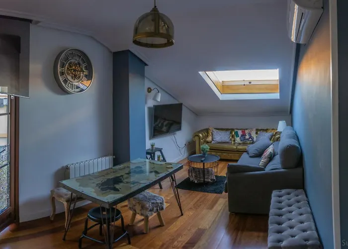 La Casa De La Luna Avila